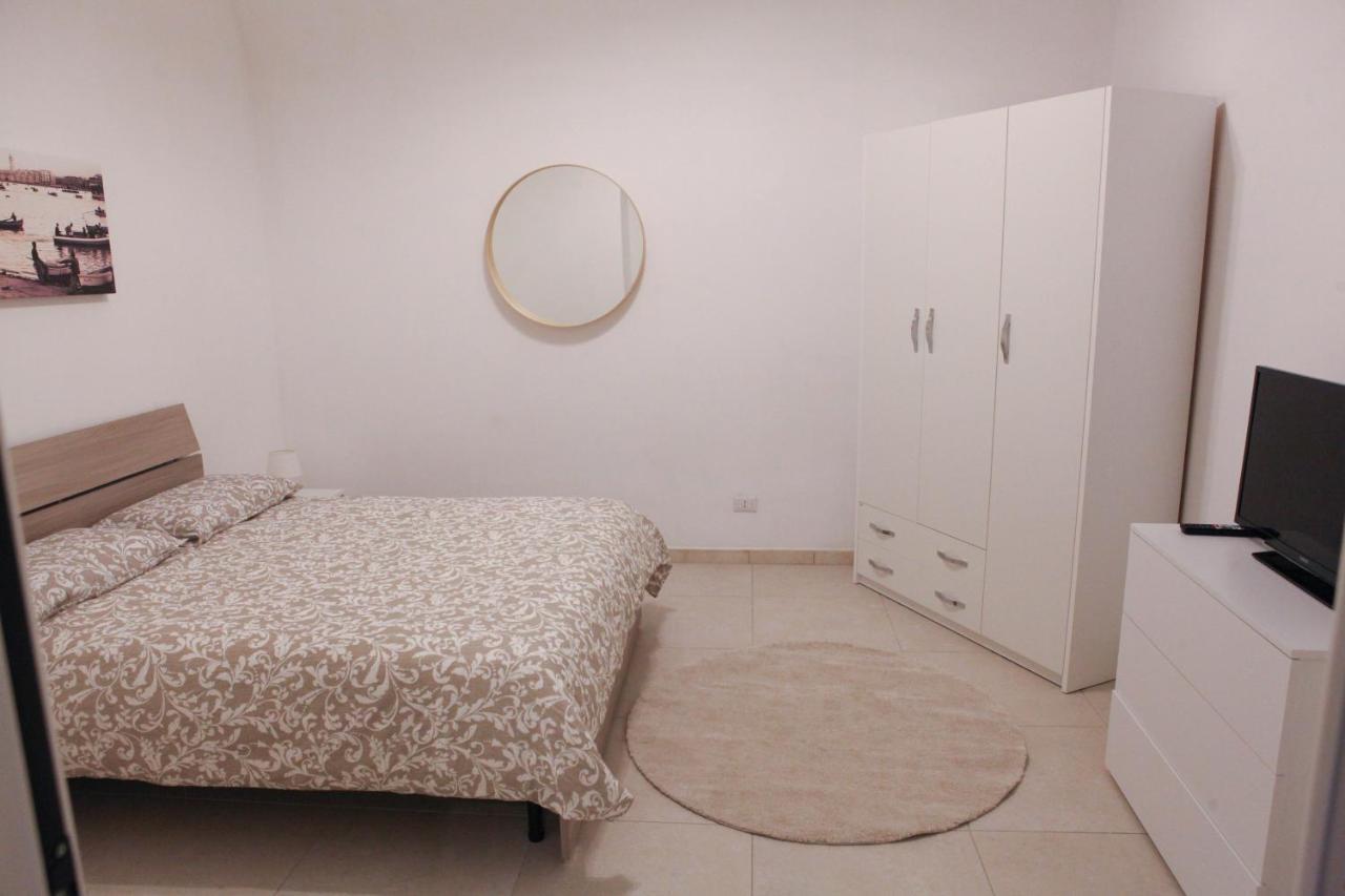 Apartaments Del Sole Бари Экстерьер фото