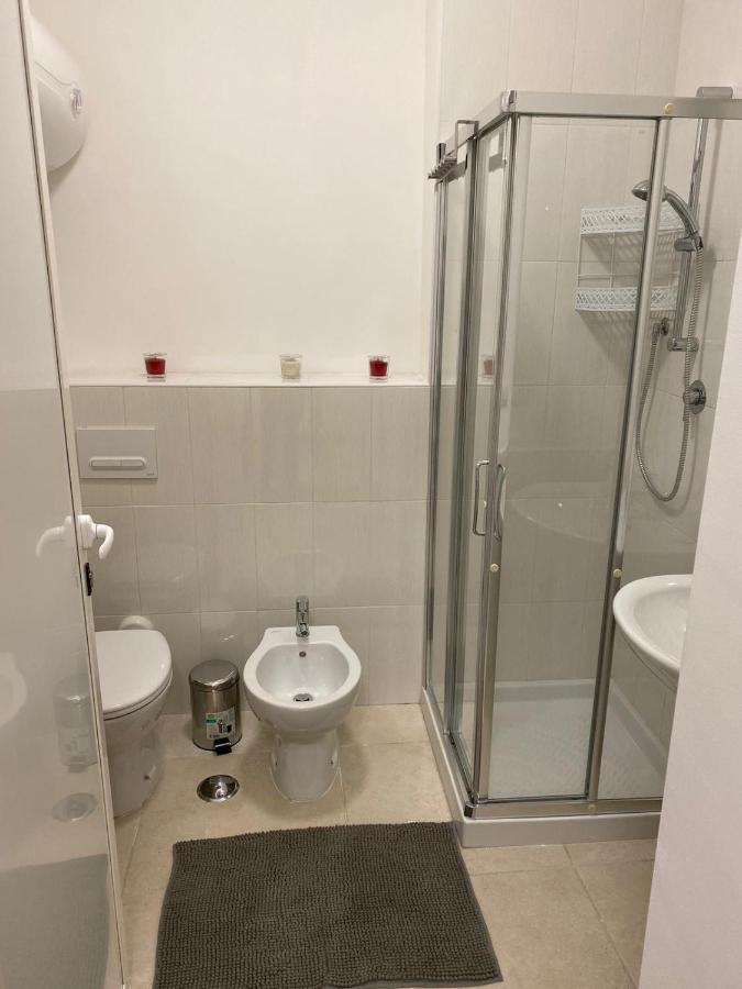 Apartaments Del Sole Бари Экстерьер фото